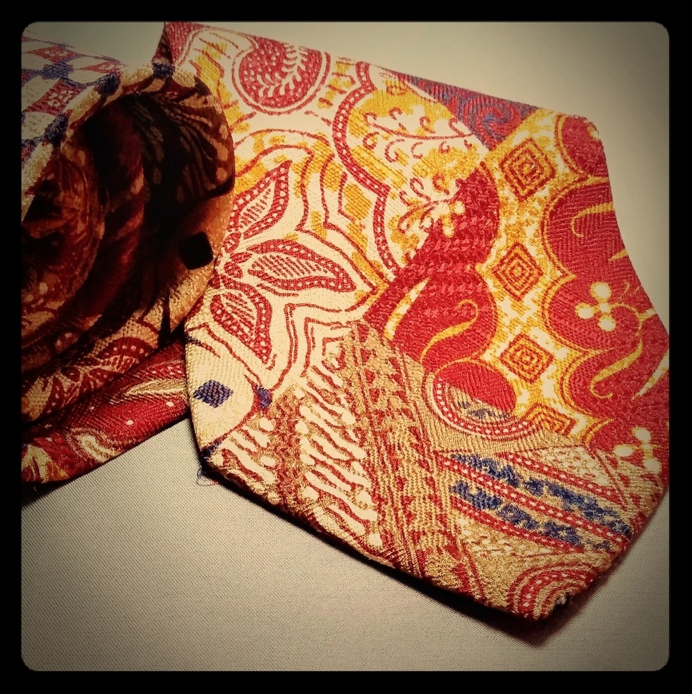 Men's necktie